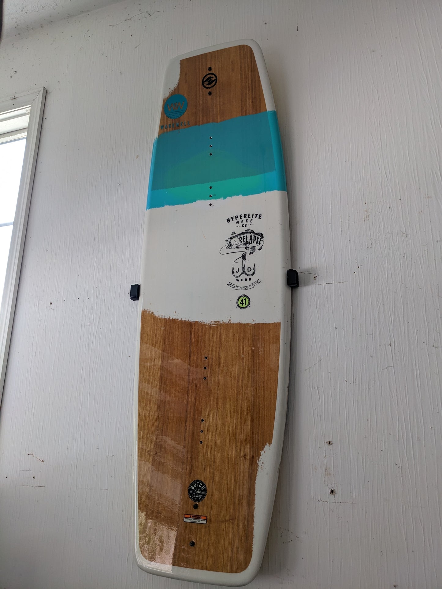 Wakeboard wall hanger